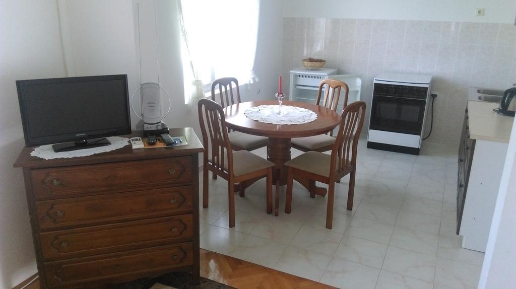 Apartment Ruzica Krstic ヘルツェグ・ノヴィ エクステリア 写真