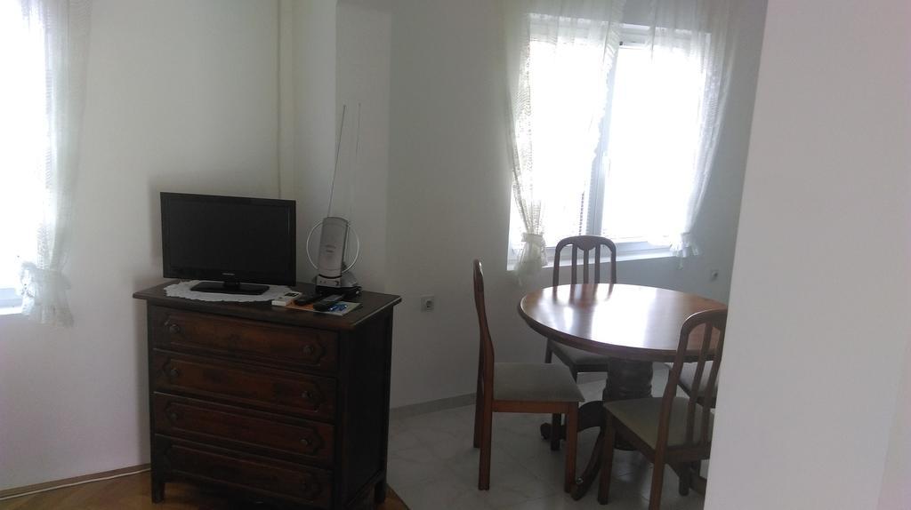 Apartment Ruzica Krstic ヘルツェグ・ノヴィ エクステリア 写真