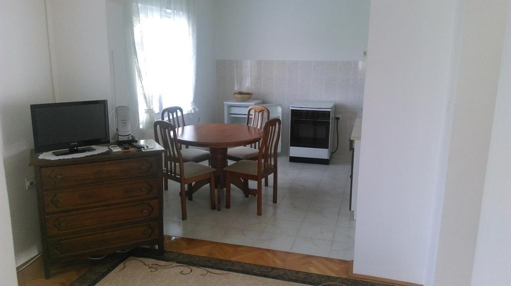 Apartment Ruzica Krstic ヘルツェグ・ノヴィ エクステリア 写真