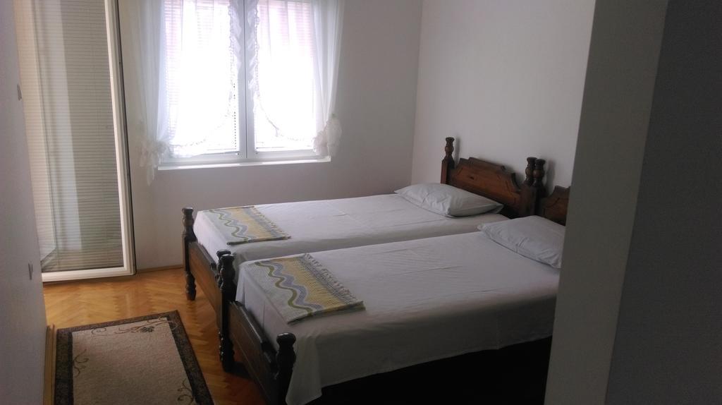 Apartment Ruzica Krstic ヘルツェグ・ノヴィ エクステリア 写真