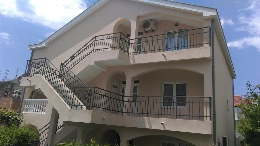 Apartment Ruzica Krstic ヘルツェグ・ノヴィ エクステリア 写真