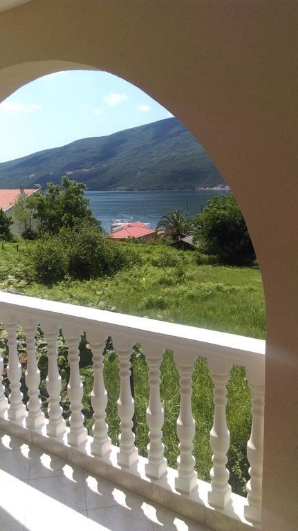 Apartment Ruzica Krstic ヘルツェグ・ノヴィ エクステリア 写真